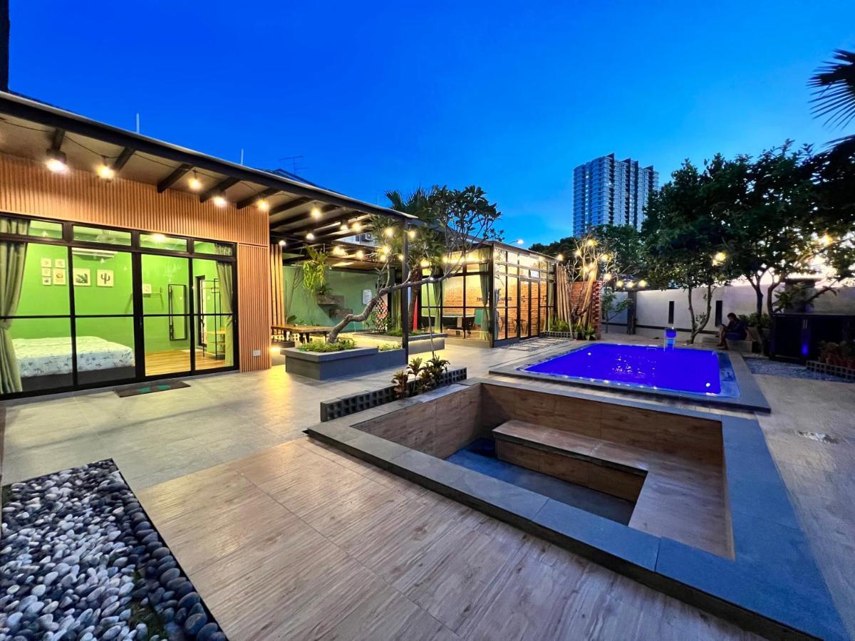 The Uniique Haus - Johor 1St Staycation Water Dining Experience ยะโฮร์บาห์รู ภายนอก รูปภาพ