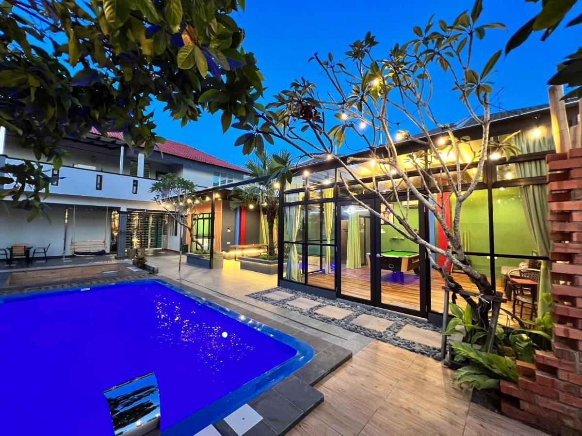 The Uniique Haus - Johor 1St Staycation Water Dining Experience ยะโฮร์บาห์รู ภายนอก รูปภาพ