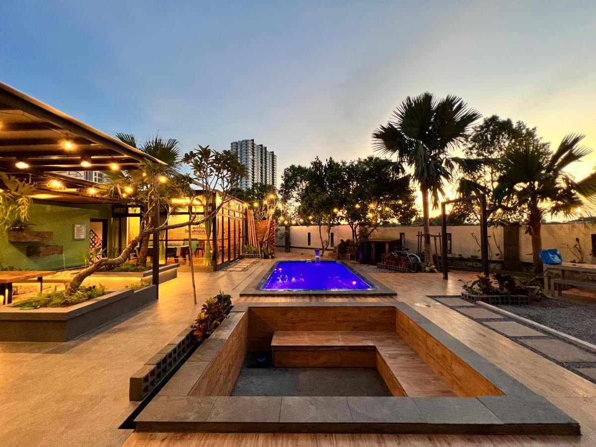 The Uniique Haus - Johor 1St Staycation Water Dining Experience ยะโฮร์บาห์รู ภายนอก รูปภาพ